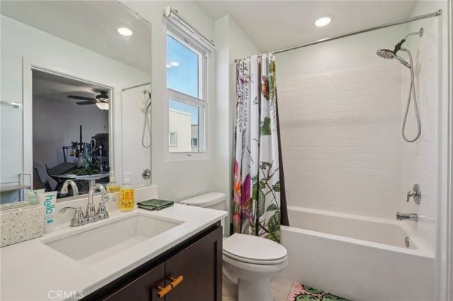 12837 Watt Lane A, Sylmar, CA 91342