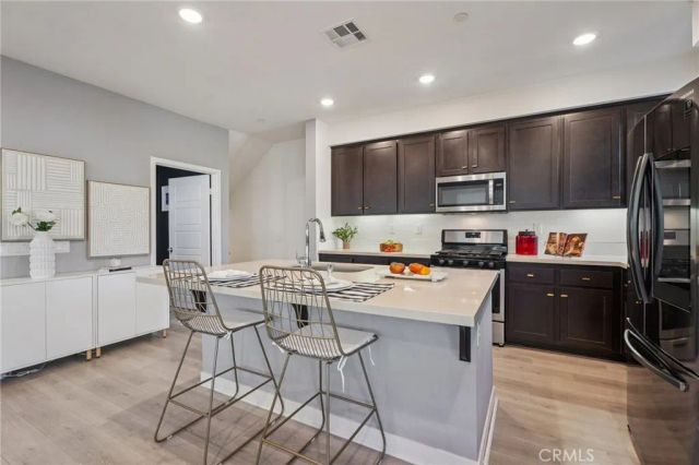 12837 Watt Lane A, Sylmar, CA 91342