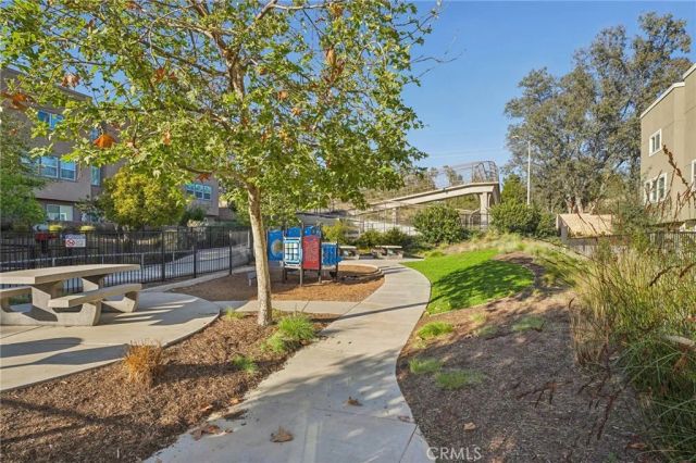 12837 Watt Lane A, Sylmar, CA 91342