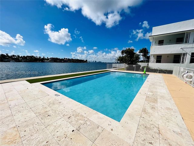 960 Bay Dr 901, Miami Beach, FL 33141