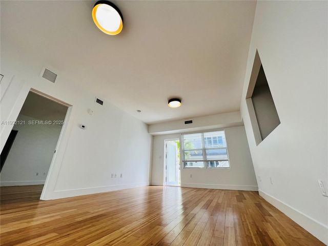 960 Bay Dr 901, Miami Beach, FL 33141