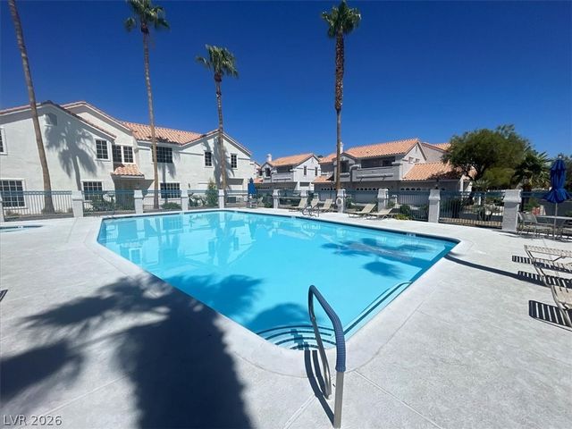 5201 South Torrey Pines Drive 1227, Las Vegas, NV 89118