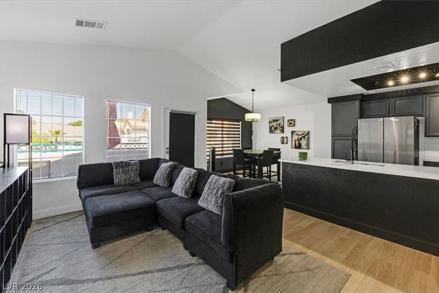 5201 South Torrey Pines Drive 1227, Las Vegas, NV 89118