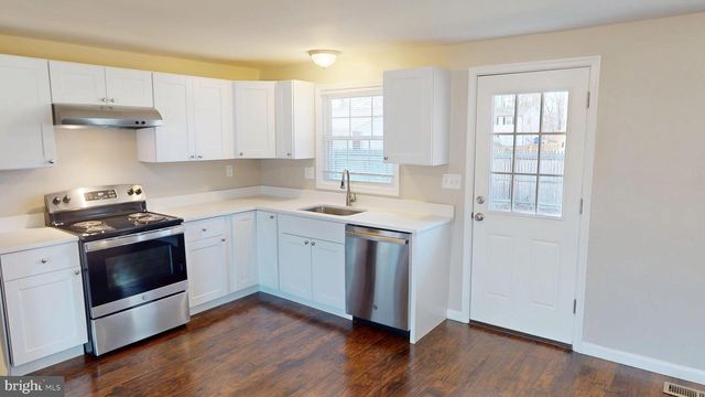 5014 NICHOLAS RD, Waldorf, MD 20601