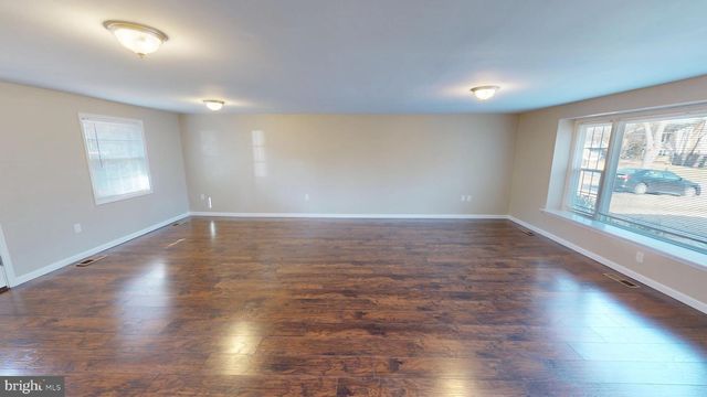 5014 NICHOLAS RD, Waldorf, MD 20601