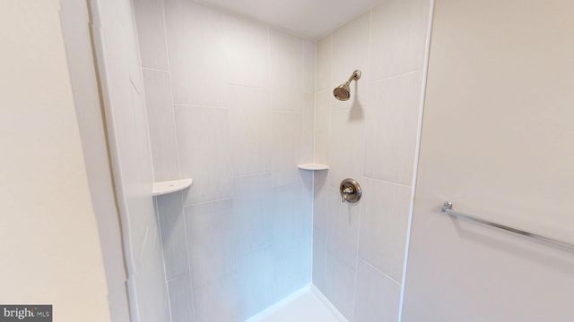 5014 NICHOLAS RD, Waldorf, MD 20601