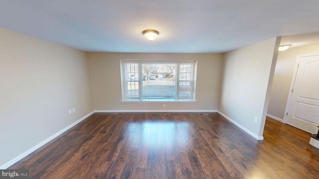 5014 NICHOLAS RD, Waldorf, MD 20601