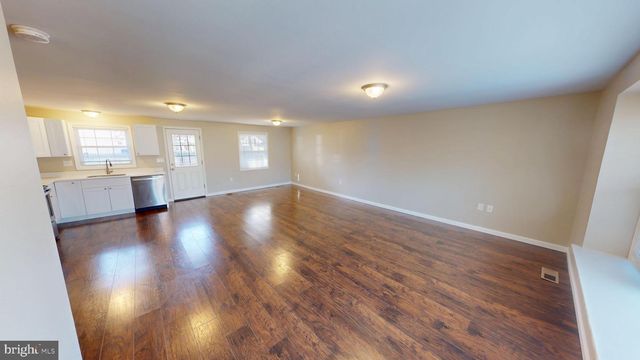 5014 NICHOLAS RD, Waldorf, MD 20601