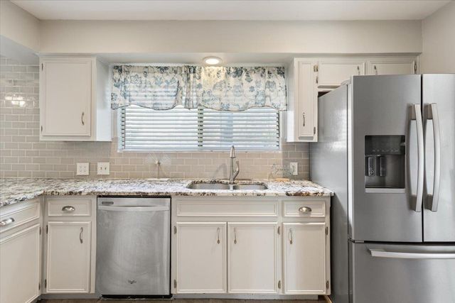 1203 Saint Williams Ave, Round Rock, TX 78681