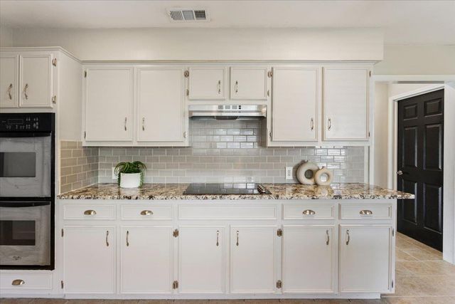 1203 Saint Williams Ave, Round Rock, TX 78681