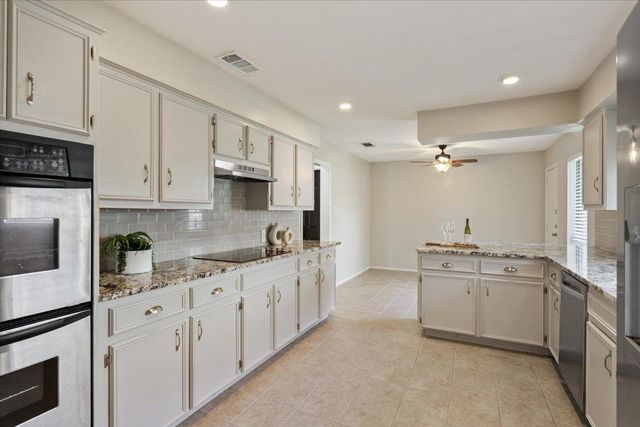 1203 Saint Williams Ave, Round Rock, TX 78681