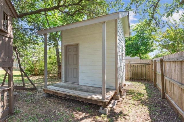 1203 Saint Williams Ave, Round Rock, TX 78681