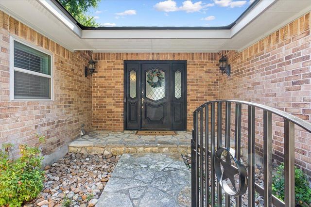 1203 Saint Williams Ave, Round Rock, TX 78681