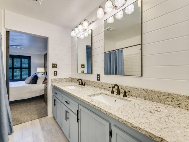 5701 Westslope DR 17, Austin, TX 78731