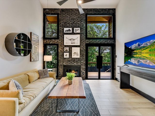 5701 Westslope DR 17, Austin, TX 78731