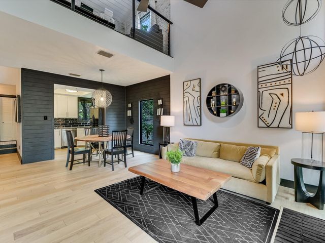 5701 Westslope DR 17, Austin, TX 78731
