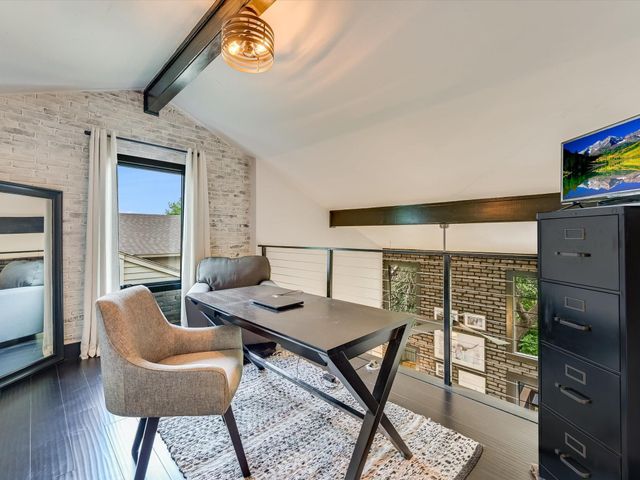 5701 Westslope DR 17, Austin, TX 78731