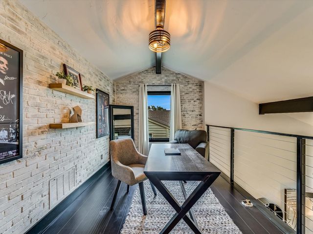 5701 Westslope DR 17, Austin, TX 78731