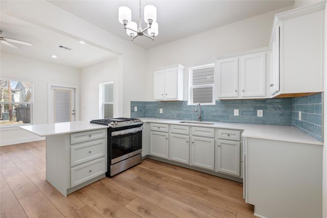 4710 Avenue S, Galveston, TX 77551