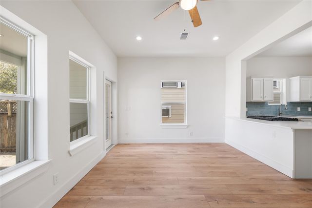 4710 Avenue S, Galveston, TX 77551