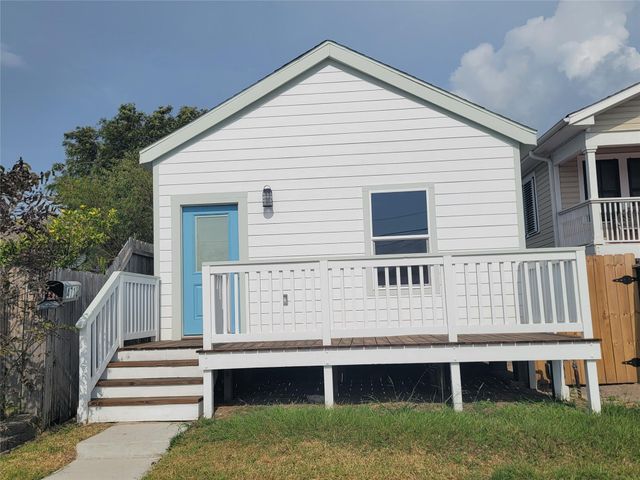 4710 Avenue S, Galveston, TX 77551