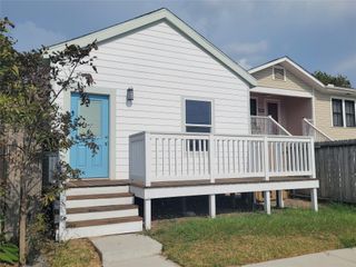4710 Avenue S, Galveston, TX 77551