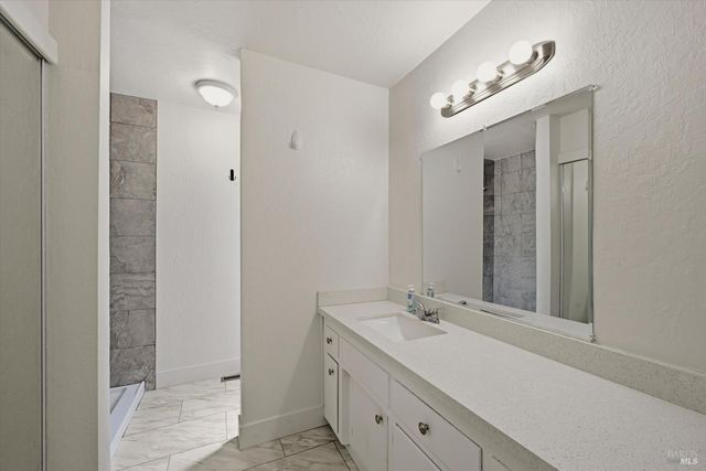 2537 Tamarisk Dr, Santa Rosa, CA 95405