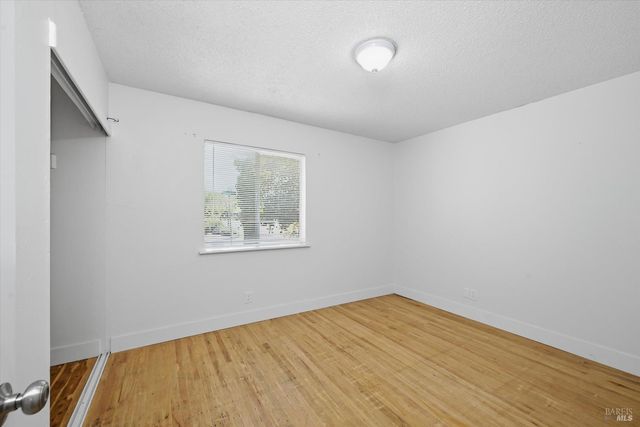 2537 Tamarisk Dr, Santa Rosa, CA 95405