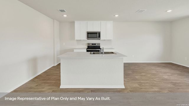 1039 GLADYS RUN, Seguin, TX 78155