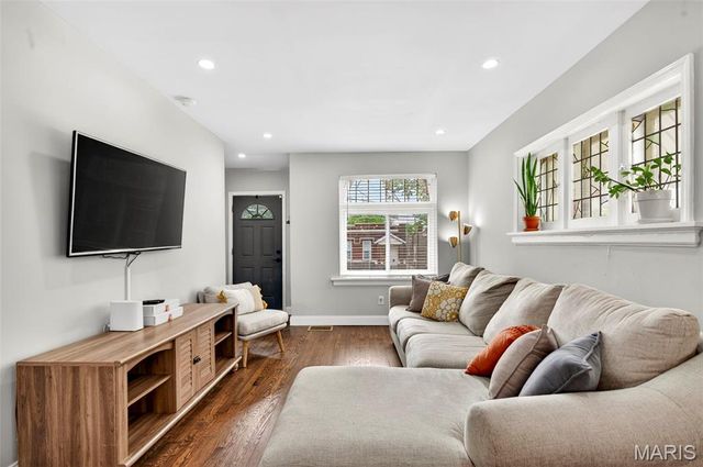 4177 Itaska Street, St Louis, MO 63116