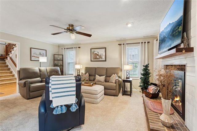 113 Mobjack LOOP, Yorktown, VA 23693