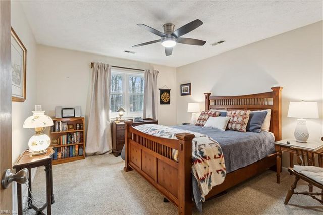 113 Mobjack LOOP, Yorktown, VA 23693