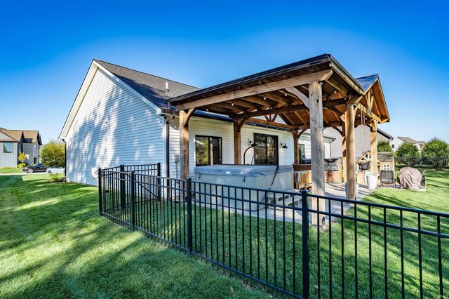 862 Skillet Avenue, Huntertown, IN 46748