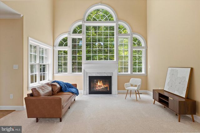 37 SERENE HILLS DR, Fredericksburg, VA 22406