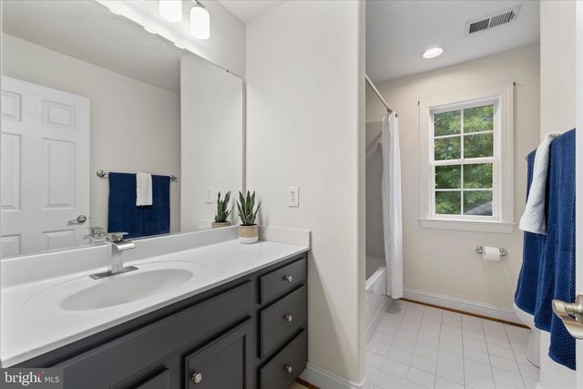 37 SERENE HILLS DR, Fredericksburg, VA 22406