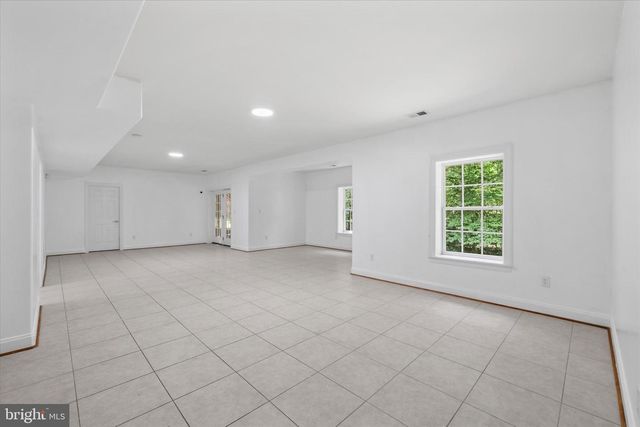 37 SERENE HILLS DR, Fredericksburg, VA 22406