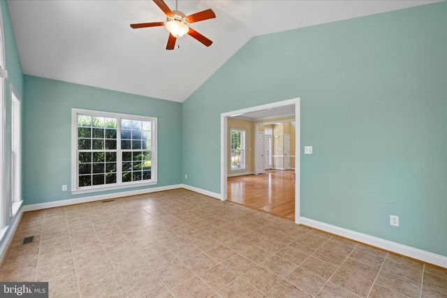 37 SERENE HILLS DR, Fredericksburg, VA 22406