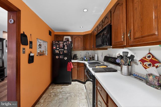 704 CRESCENT DR, Glenolden, PA 19036