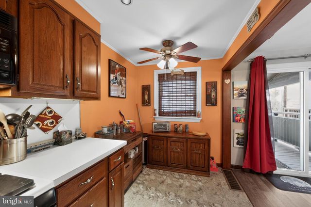 704 CRESCENT DR, Glenolden, PA 19036