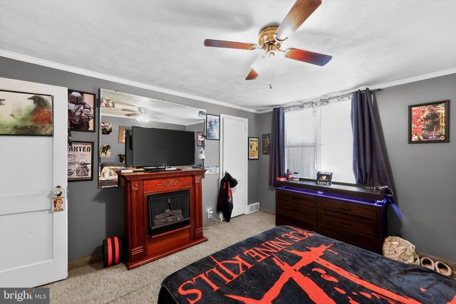 704 CRESCENT DR, Glenolden, PA 19036