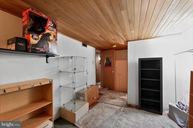 704 CRESCENT DR, Glenolden, PA 19036