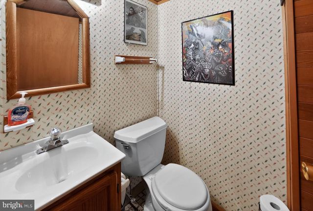 704 CRESCENT DR, Glenolden, PA 19036