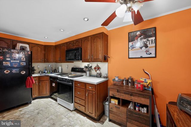 704 CRESCENT DR, Glenolden, PA 19036