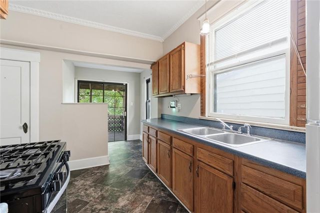59 S 17th Street, Kansas City, KS 66102