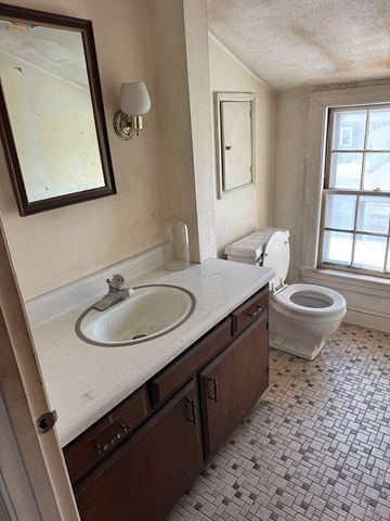 58 Washington St, Stoneham, MA 02180