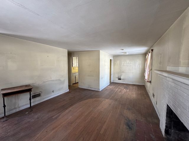 58 Washington St, Stoneham, MA 02180