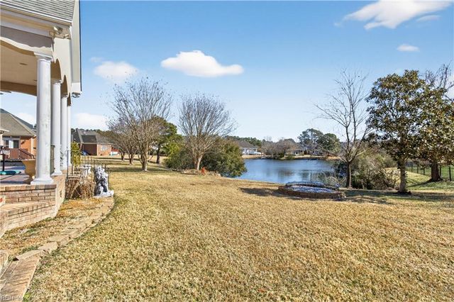 1945 Lancing Crest LN, Chesapeake, VA 23323