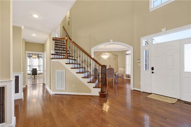 1945 Lancing Crest LN, Chesapeake, VA 23323