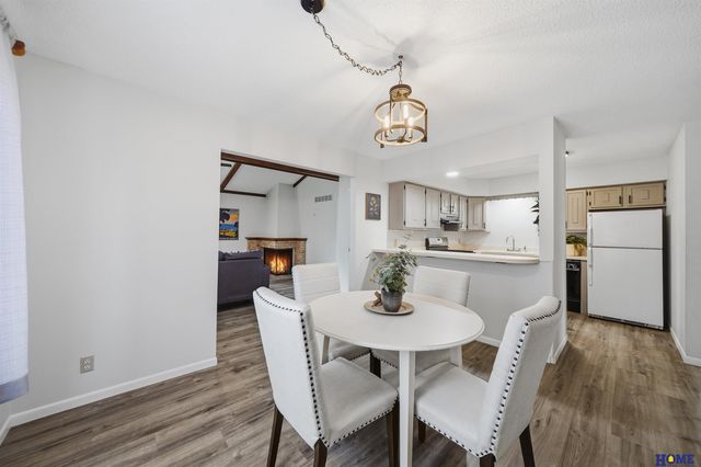 1811 Normandy Lane, Lincoln, NE 68512