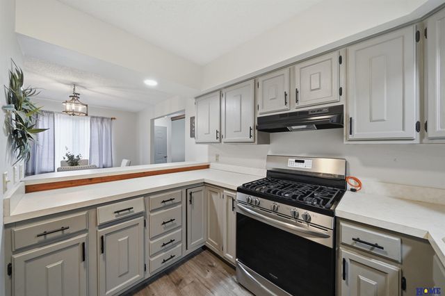 1811 Normandy Lane, Lincoln, NE 68512